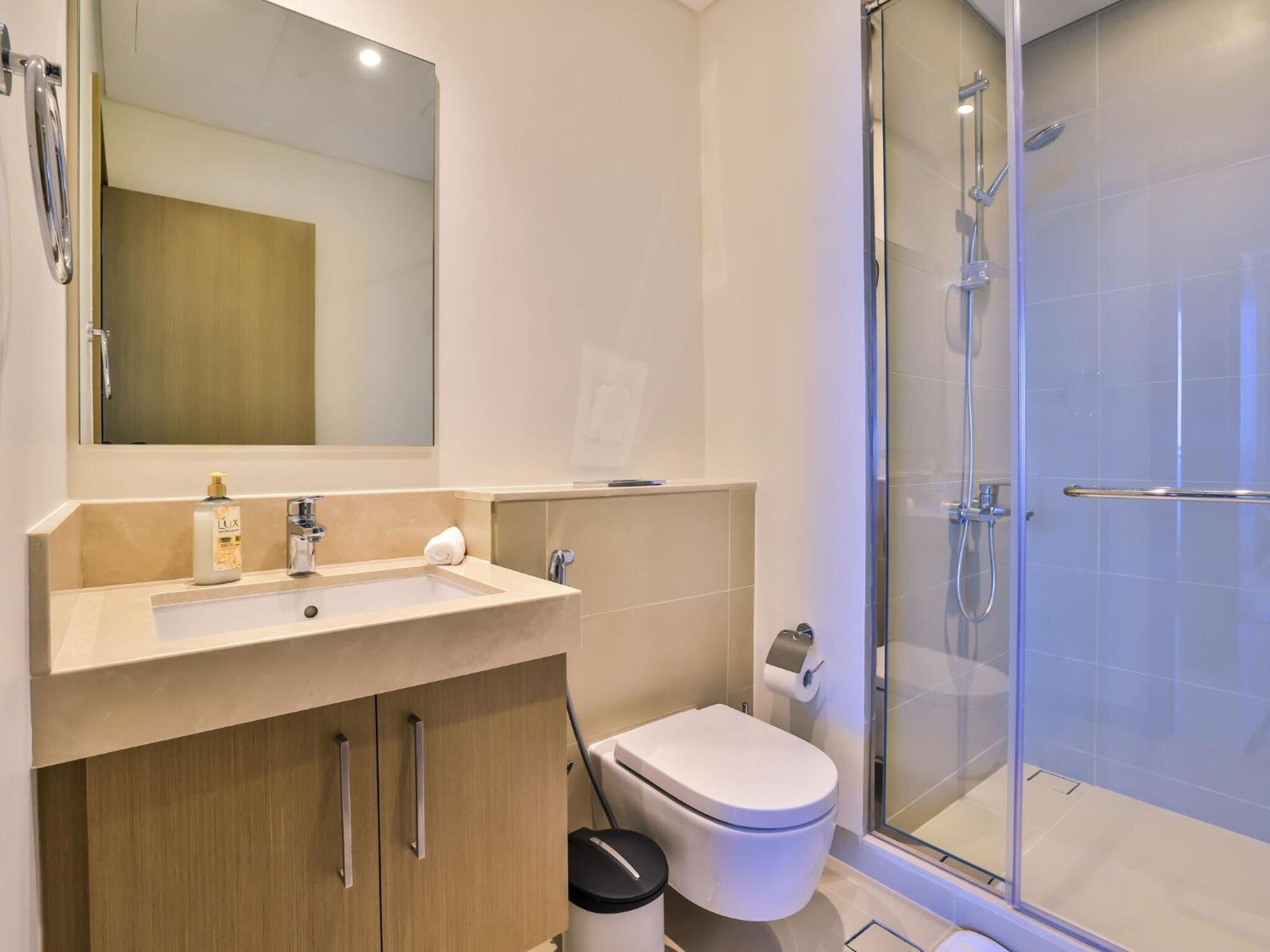 Luxurious Apartments Dubai Marina Views Pool Gym By Sojo Stay Exterior photo
