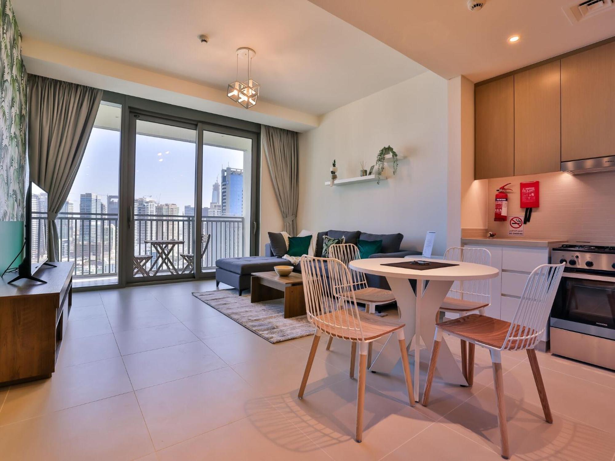 Luxurious Apartments Dubai Marina Views Pool Gym By Sojo Stay Exterior photo